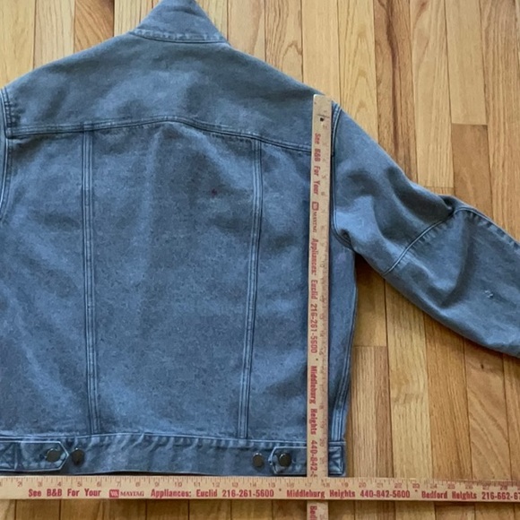 Classic vintage Calvin Klein grey jean jacket - Picture 3 of 16